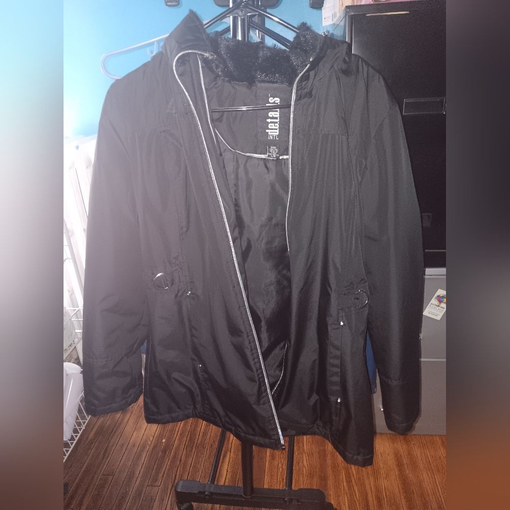 INTL d.e.t.a.i.l.s Black Radiance Hooded Water-Resistant Jacket Pre-owned